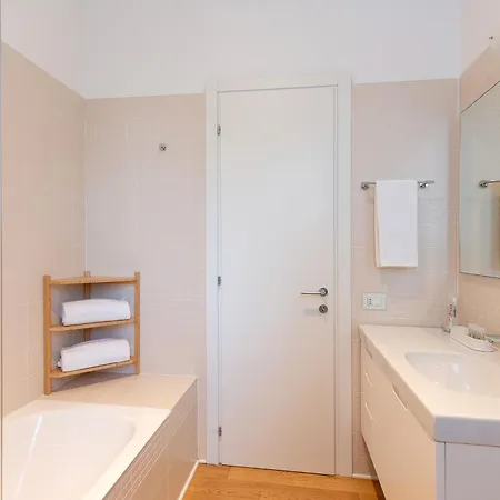 Appartement Easyhomes - Piazza Erculea Milaan