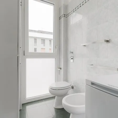 Guesthost - Porta Romana Balcony Flat 아파트 *