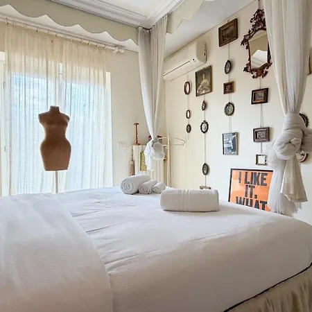 Cozy With Balcony Metro Minutes Away Μιλάνο