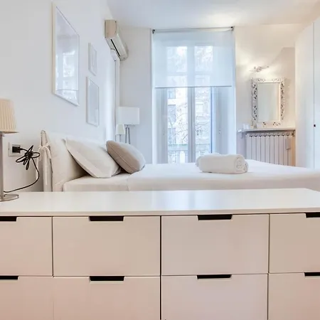 Easylife - - Montenero 10 - Porta Romana Apartman *