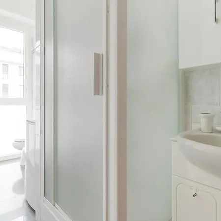 Guesthost - Porta Romana Balcony Flat 아파트 *