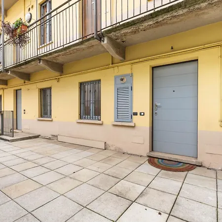 Stayeasy Rosales - Porta Garibaldi Design Flat Apartament *