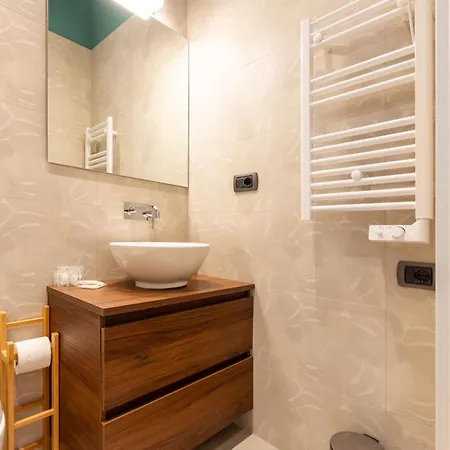 Italianflat - Colonne View - Balcony Retreat - Near Duomo 아파트