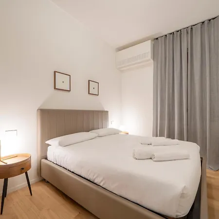 Tantardini House Near Navigli-bocconi ミラノ