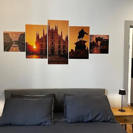 Cenisio81 Apartman *