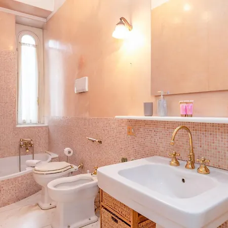 Apartamento Three-room Flat With Balcony In Porta Romana *