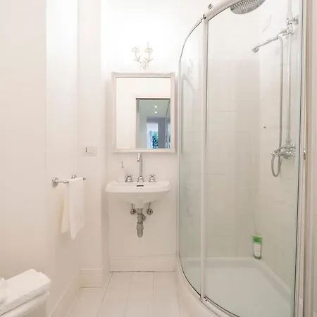 Center Luxury - Duomo 5 Min - Wifi 公寓 *