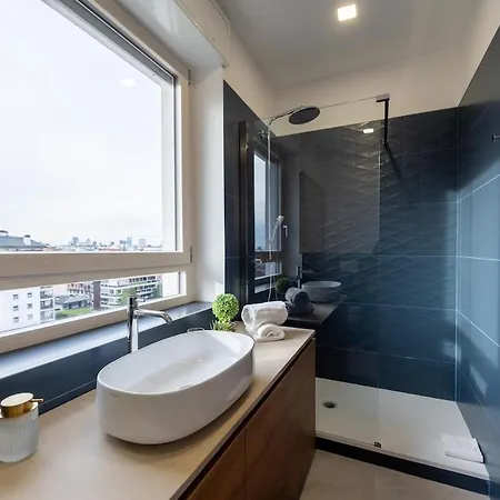 Skyline Penthouse - Terrazzo Panoramico & Metro 5min Apartamento