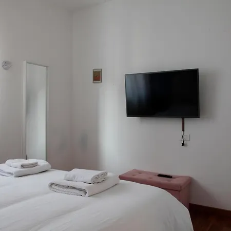 Апартаменты Elegante - 2 Camere, 2 Bagni, Garage E Balcone *