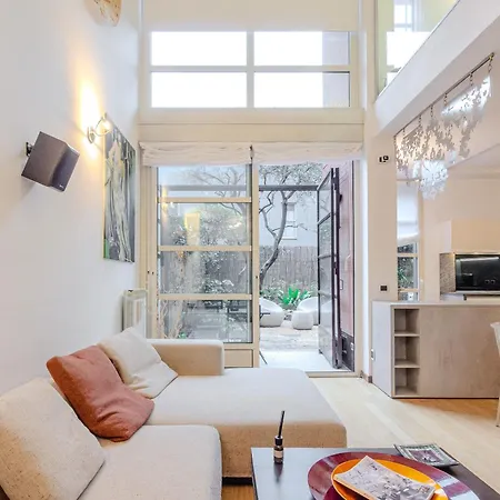 Daire Isola Oasis - Loft With Garden & Free Private Garage *