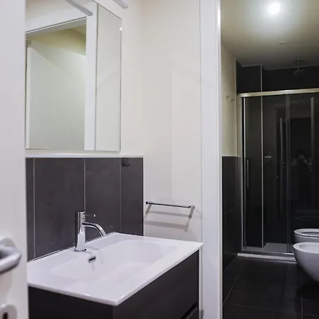 L16-central Station Apartment