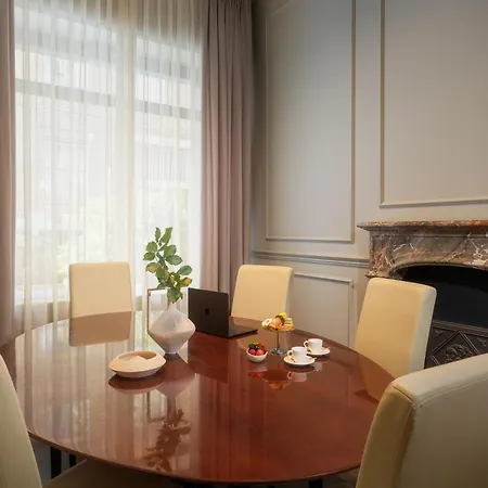 Отель Worldhotel Casati 18 4*