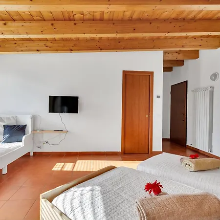 Alessia's Flat - Michetti *