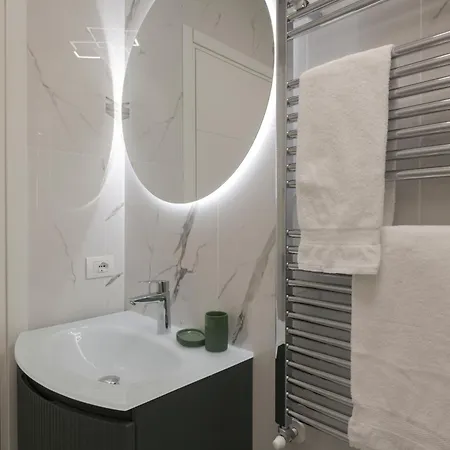 Royal Luxury P.zza Della Repubblica Apartmanhotel 3*