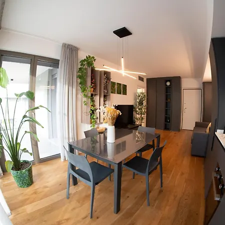 Crespi Terrace, Private Parking, A Few Steps From The Metro Milano