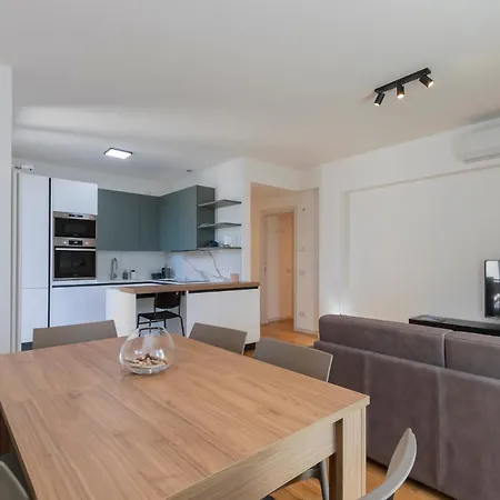 Daire I-host - Assietta Milano