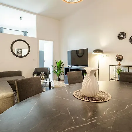 Apartamento Luxury 4 Bedrooms Close To Duomo Milán