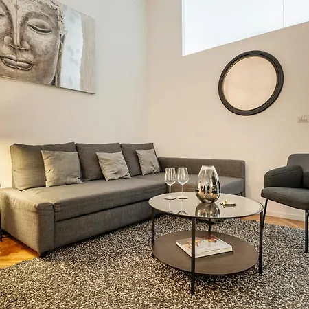Luxury 4 Bedrooms Close To Duomo Apartmán