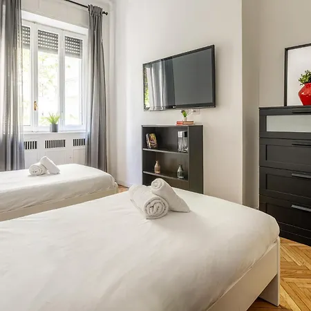 Luxury 4 Bedrooms Close To Duomo *