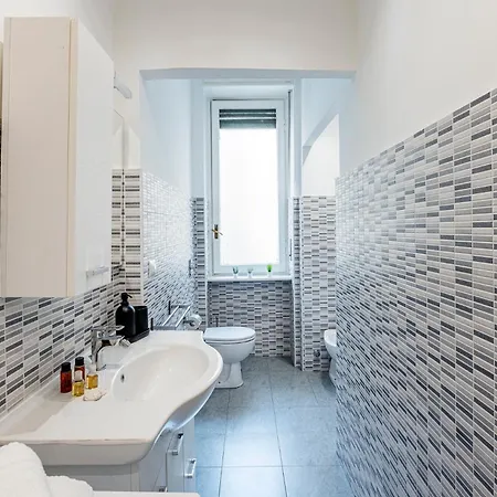 Apartamento Luxury 4 Bedrooms Close To Duomo Milán