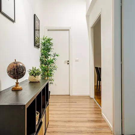 Apartamento Luxury 4 Bedrooms Close To Duomo Milán