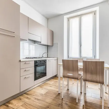 Stayeasy Fara12 - Station & Downtown Walking Distance Апартаменты