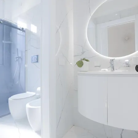 Self Check-in - 2 Bedrooms - Metro - 1000 Mbps Apartment