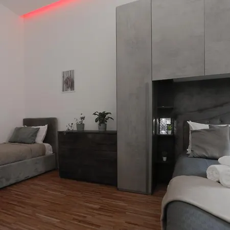 Self Check-in - 2 Bedrooms - Metro - 1000 Mbps Apartment *