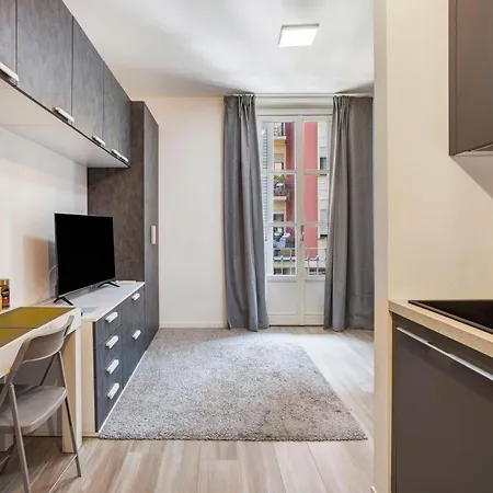 Porta Venezia Comfortable דירה