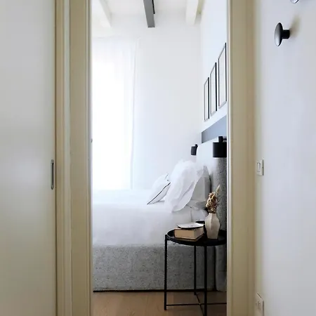 Comecasa Lily Pads -elegant Apartment- In The Center Appartamento *