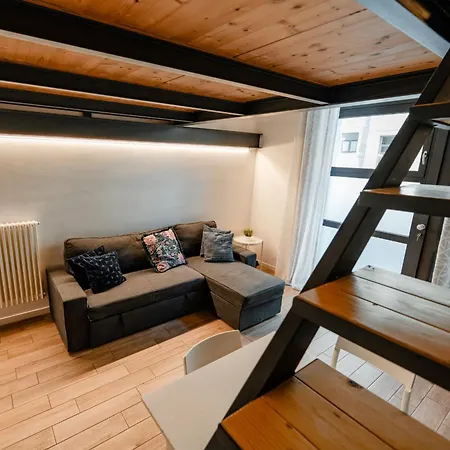 Yr Citta Studi - Modern Loft, 3 Min Walk To Duomo Bus Milan