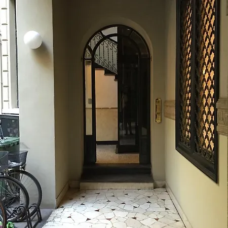 Elegante In Centro Apartment