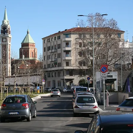 Tiffany Pensión Milán