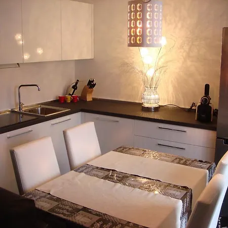 New Luxury Attic Santa Giulia Expo דירה