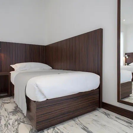 My Bed Montenapoleone Guest house Milan