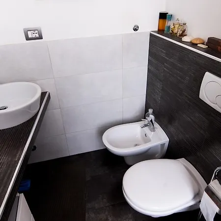 Gulli 1Bd Apartament Milan