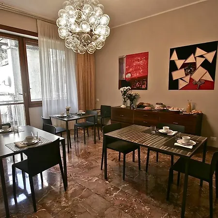 Alojamento de Acomodação e Pequeno-almoço Brera Relais 4*