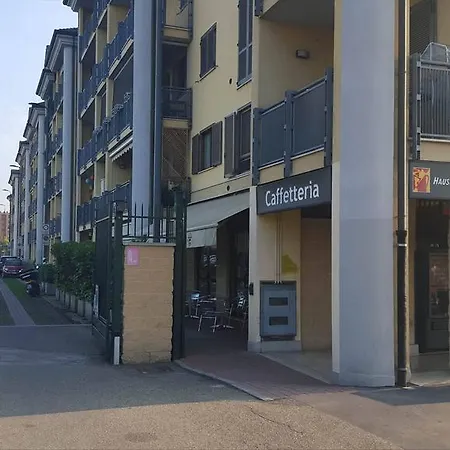 Cozy Rogoredo Next To The Metro And Train Station