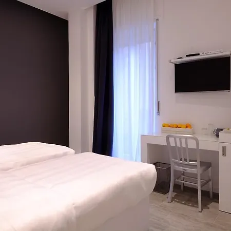 メイド　トゥ　メジャー　ビジネス 4*