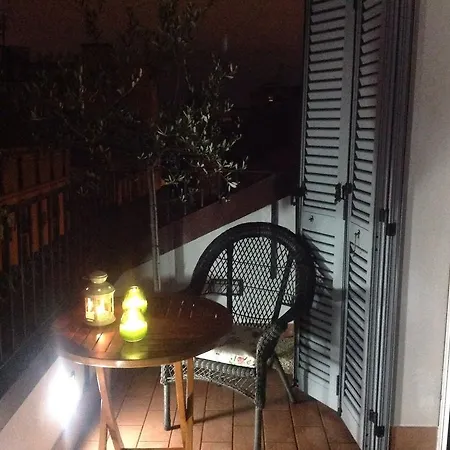 Pied A Terre With Terrazza In Center