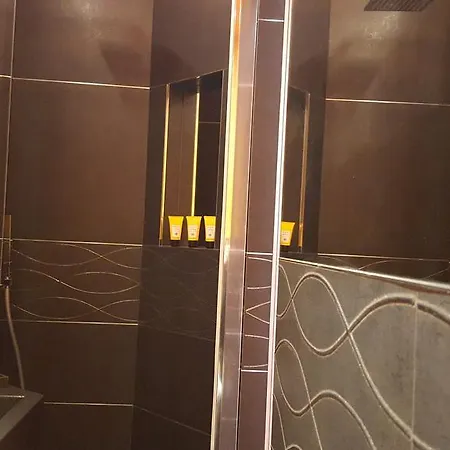 شقة Bnbutler - Broletto 39 - A Few Steps To The Duomo And La Scala *