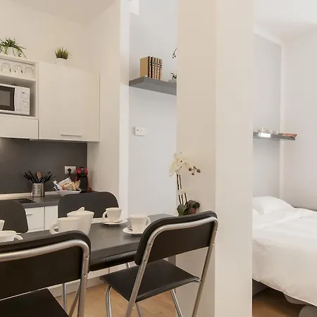 Apartament Royal - Centro Cadorna Mediolan