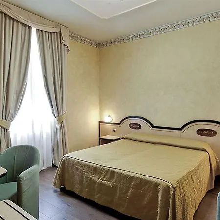 Hotel Ih Puccini 4*