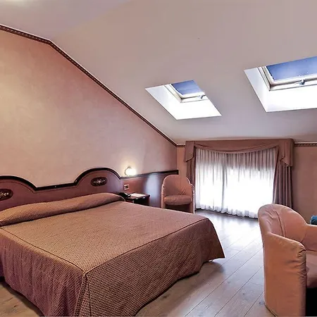 Ih Puccini Милан