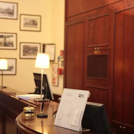 Hotel Genius Downtown 3*