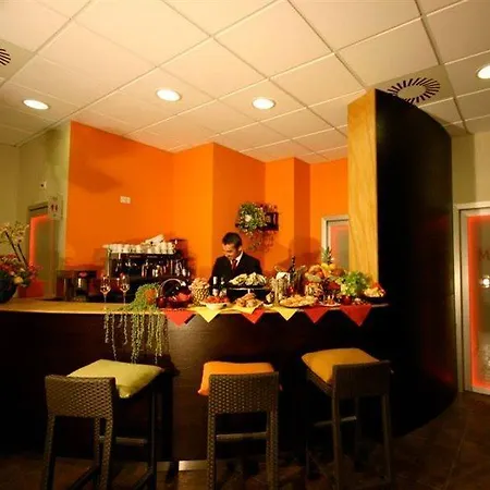 Szálloda Mihotel Milánó