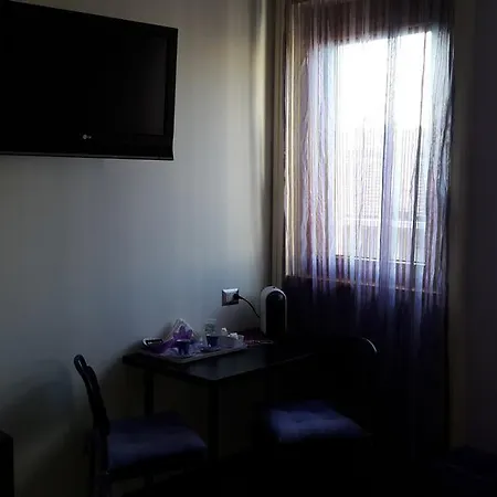 Oda ve Kahvaltı Bbmilan 2*
