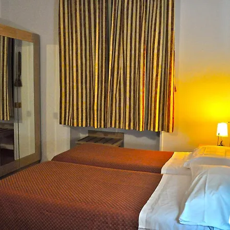 Отель Dover Милан