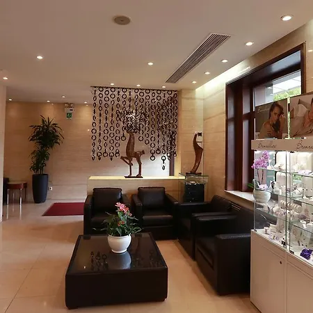 Hotel Huaxia 4*