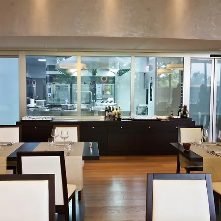 Western The Hub Hotel